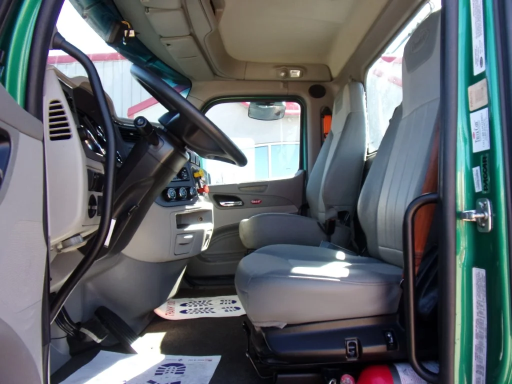 2020 Peterbilt 579 - image 12