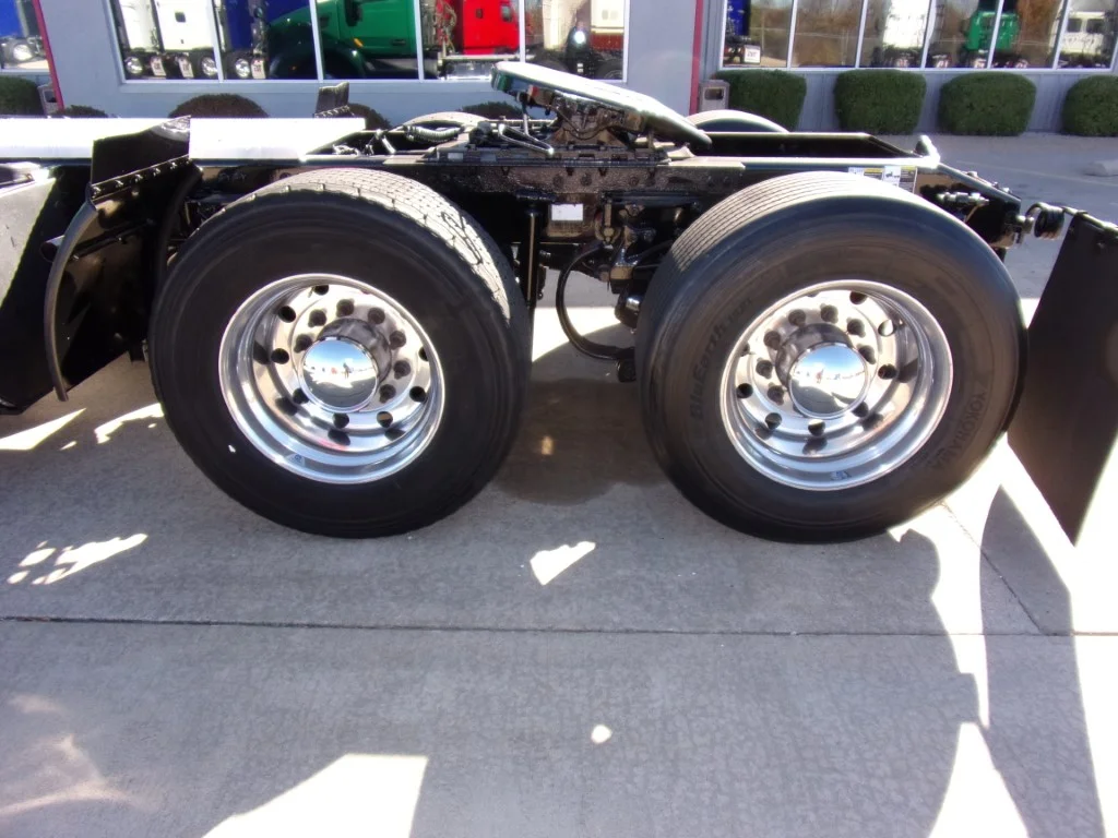 2020 Peterbilt 579 - image 9