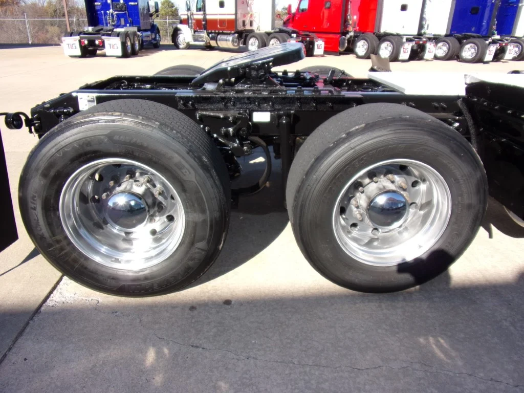 2020 Peterbilt 579 - image 4