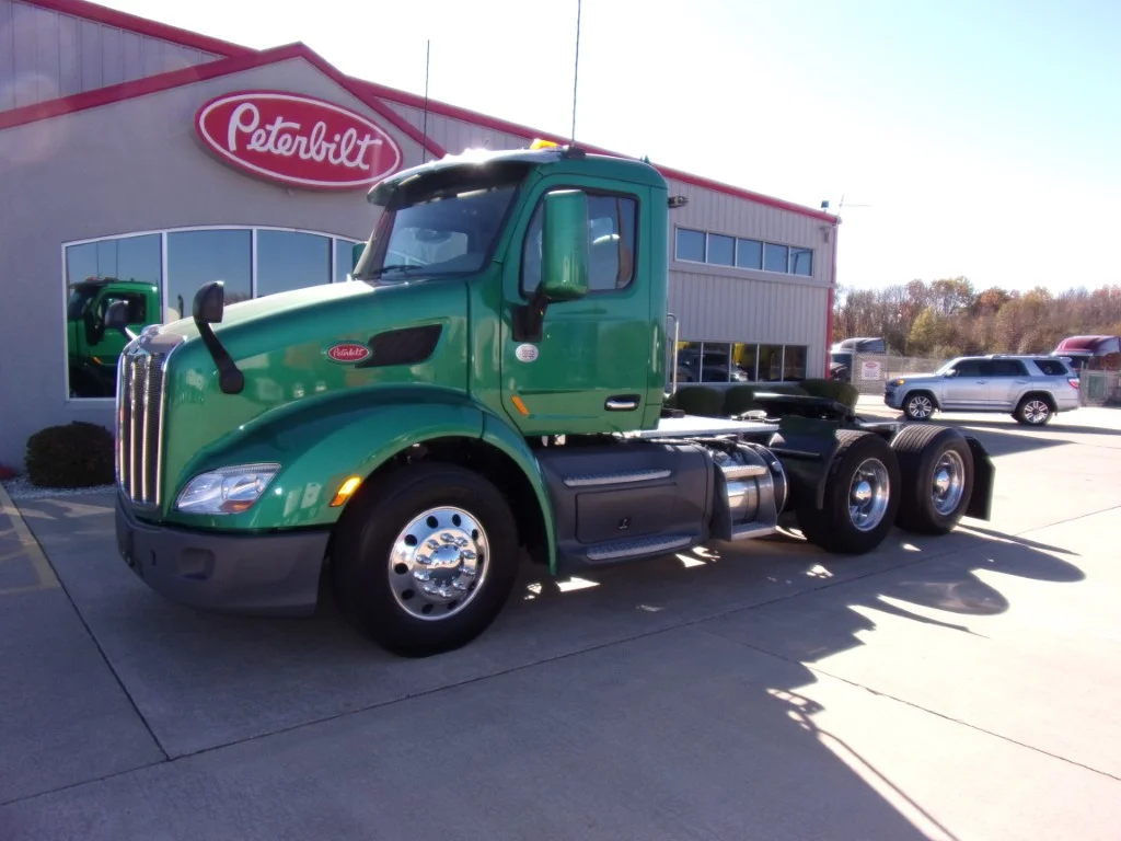 2020 Peterbilt 579 in Lowell, AR