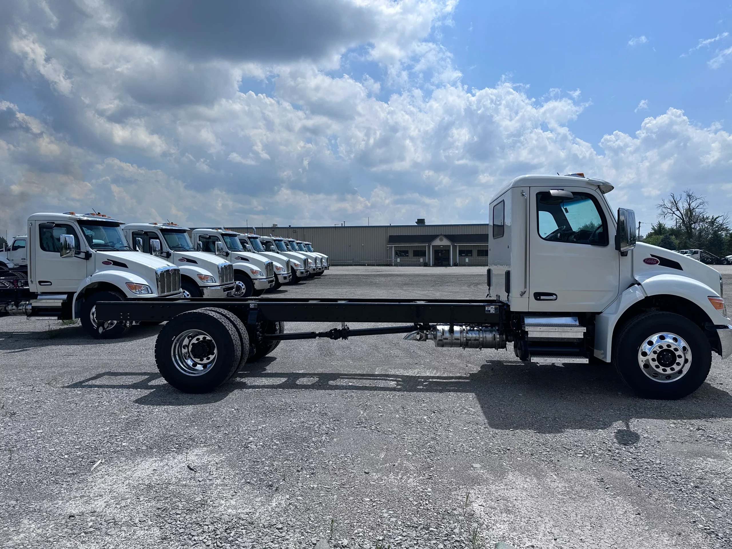2026 Peterbilt 536 — photo 4