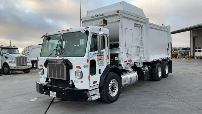 2025 Peterbilt 520 in Houston, TX — photo 2