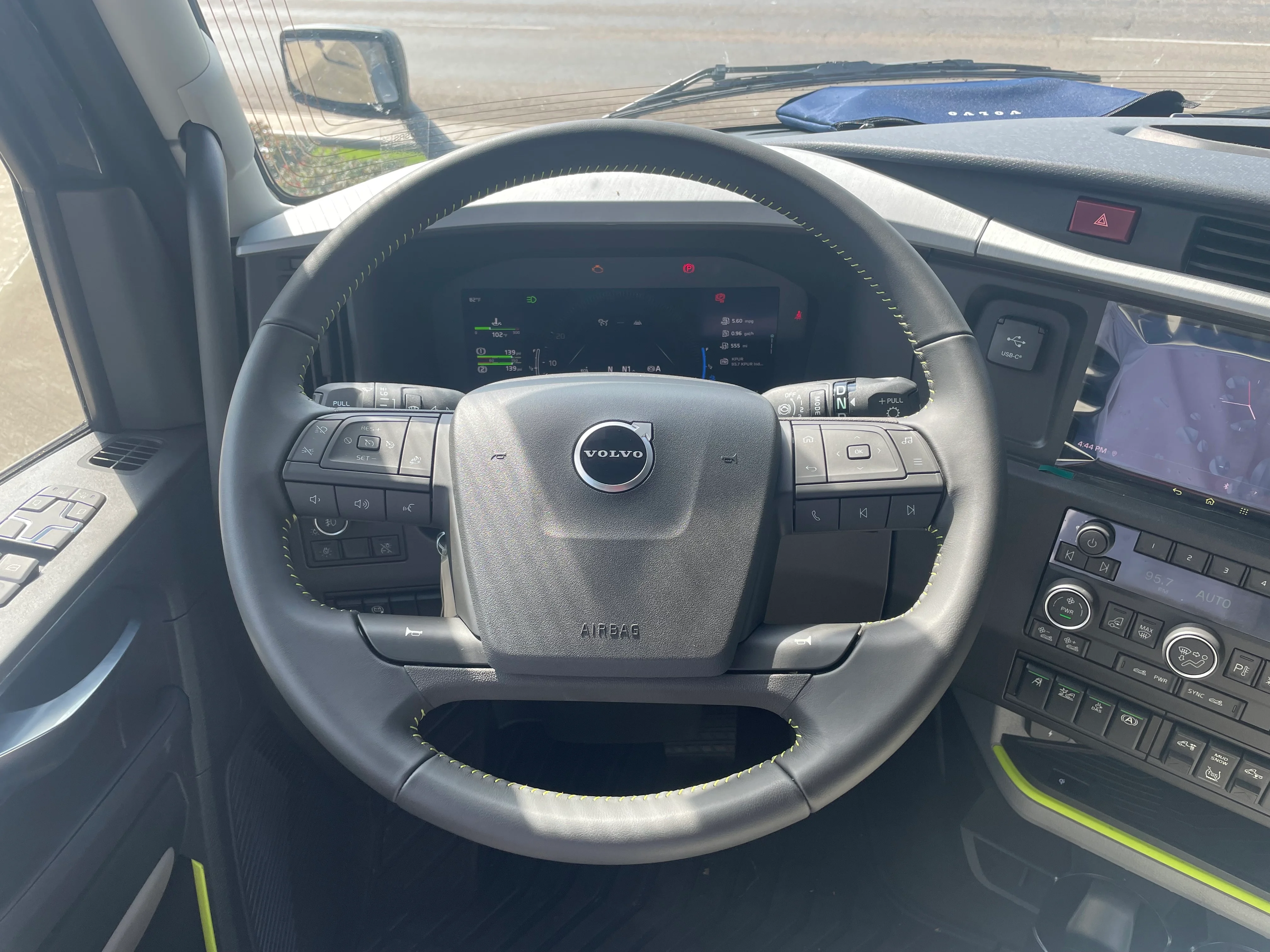 2026 Volvo VNL 660 in Amarillo, TX — photo 11