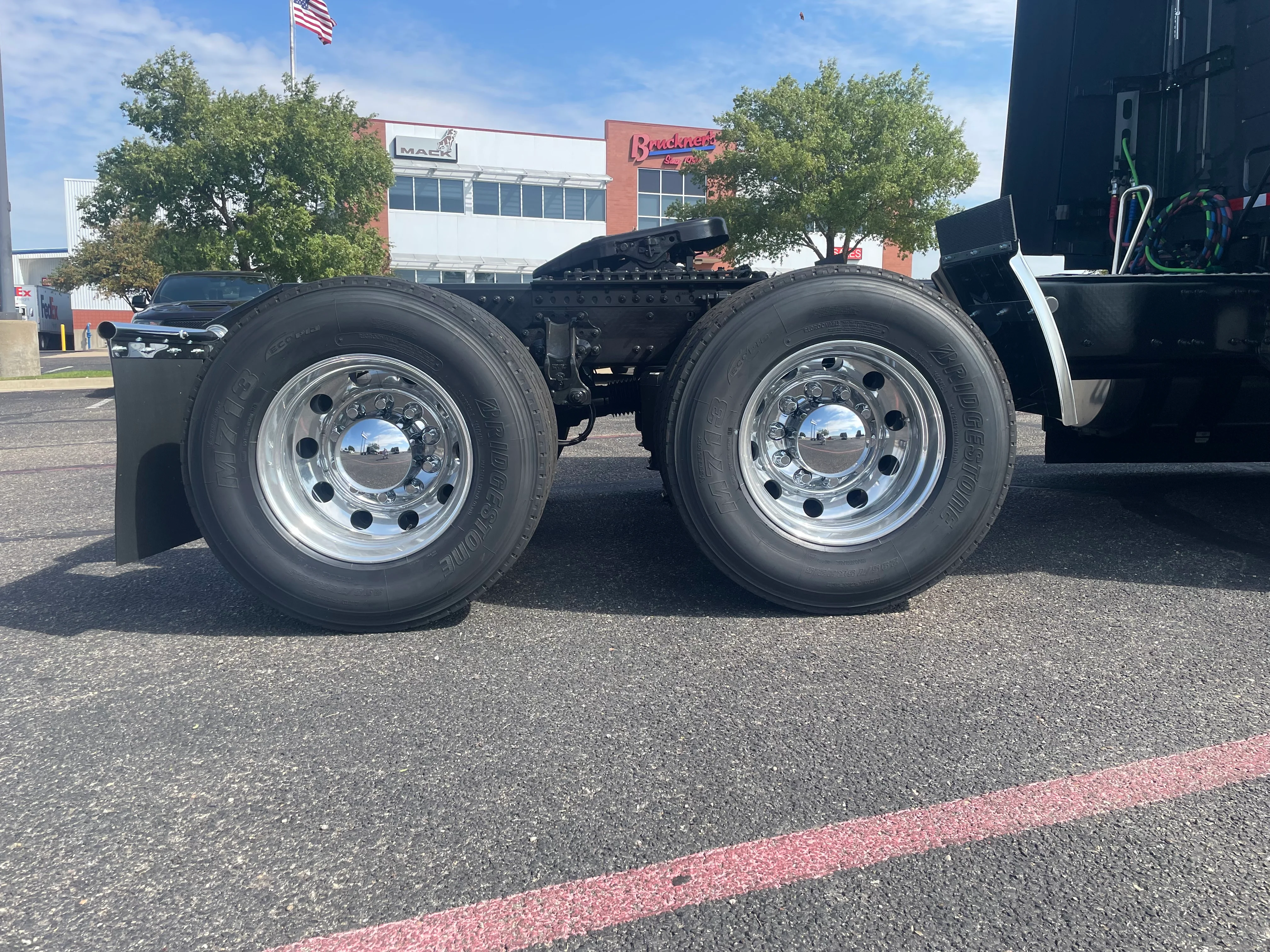 2026 Volvo VNL 660 in Amarillo, TX — photo 8