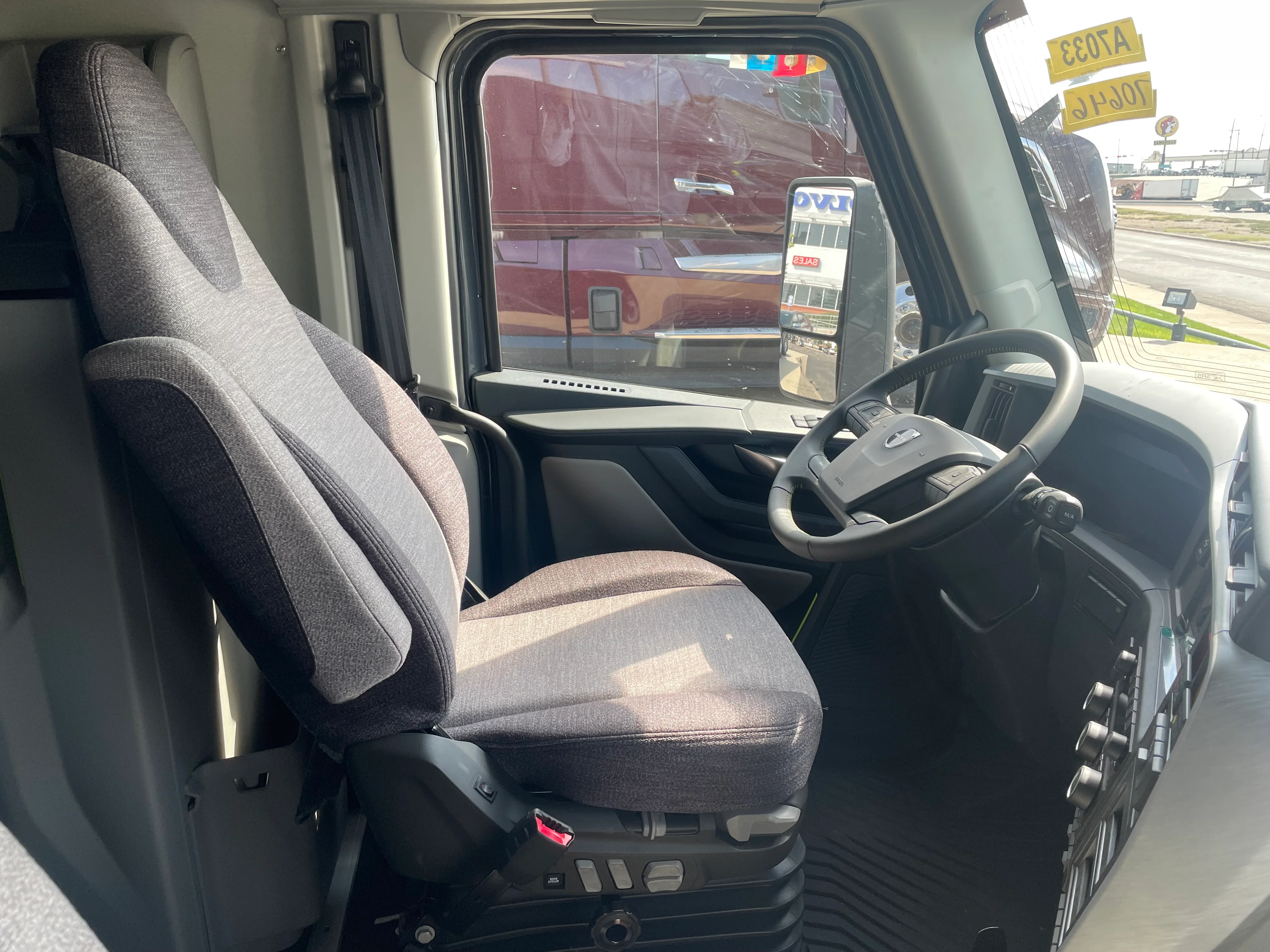2026 Volvo VNL 660 in Amarillo, TX — photo 14
