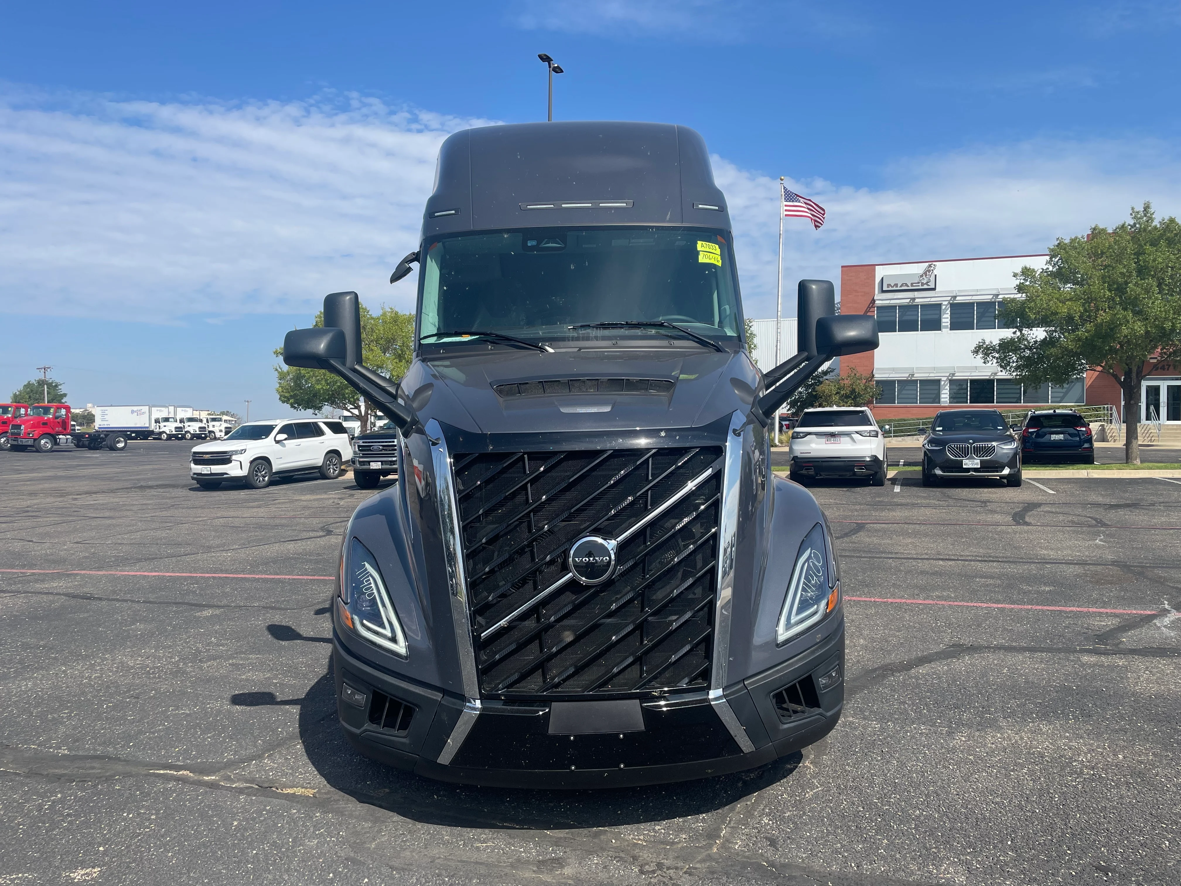 2026 Volvo VNL 660 in Amarillo, TX — photo 2