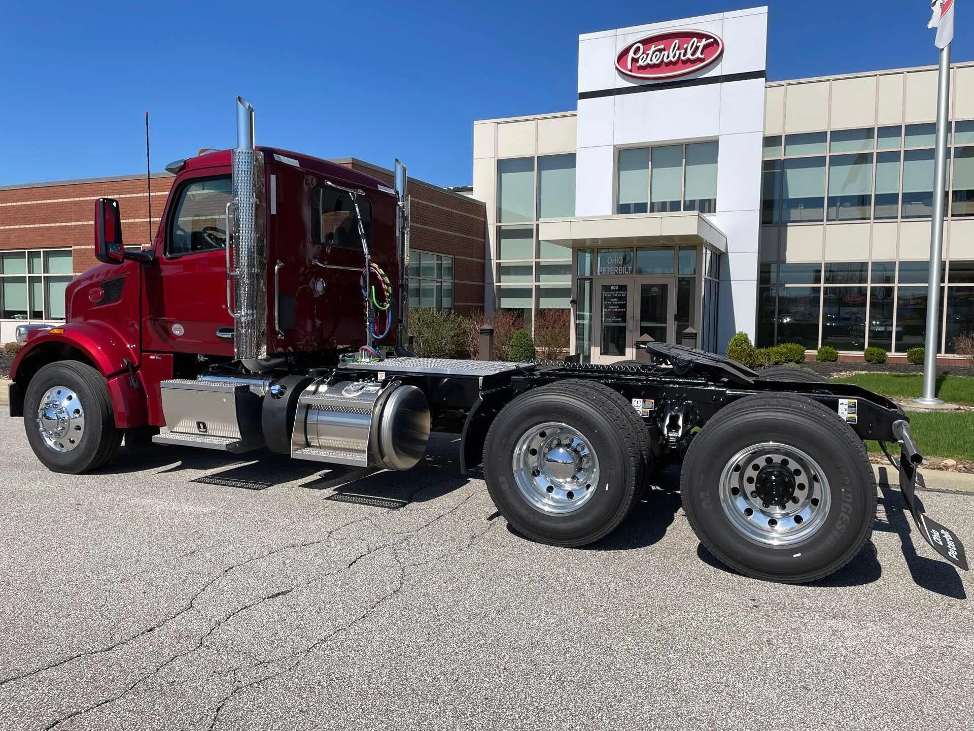 2027 Peterbilt 567 in Broadview Hts, OH — photo 2