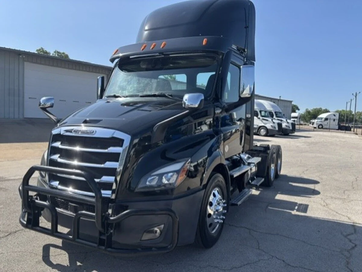 2023 Freightliner Cascadia