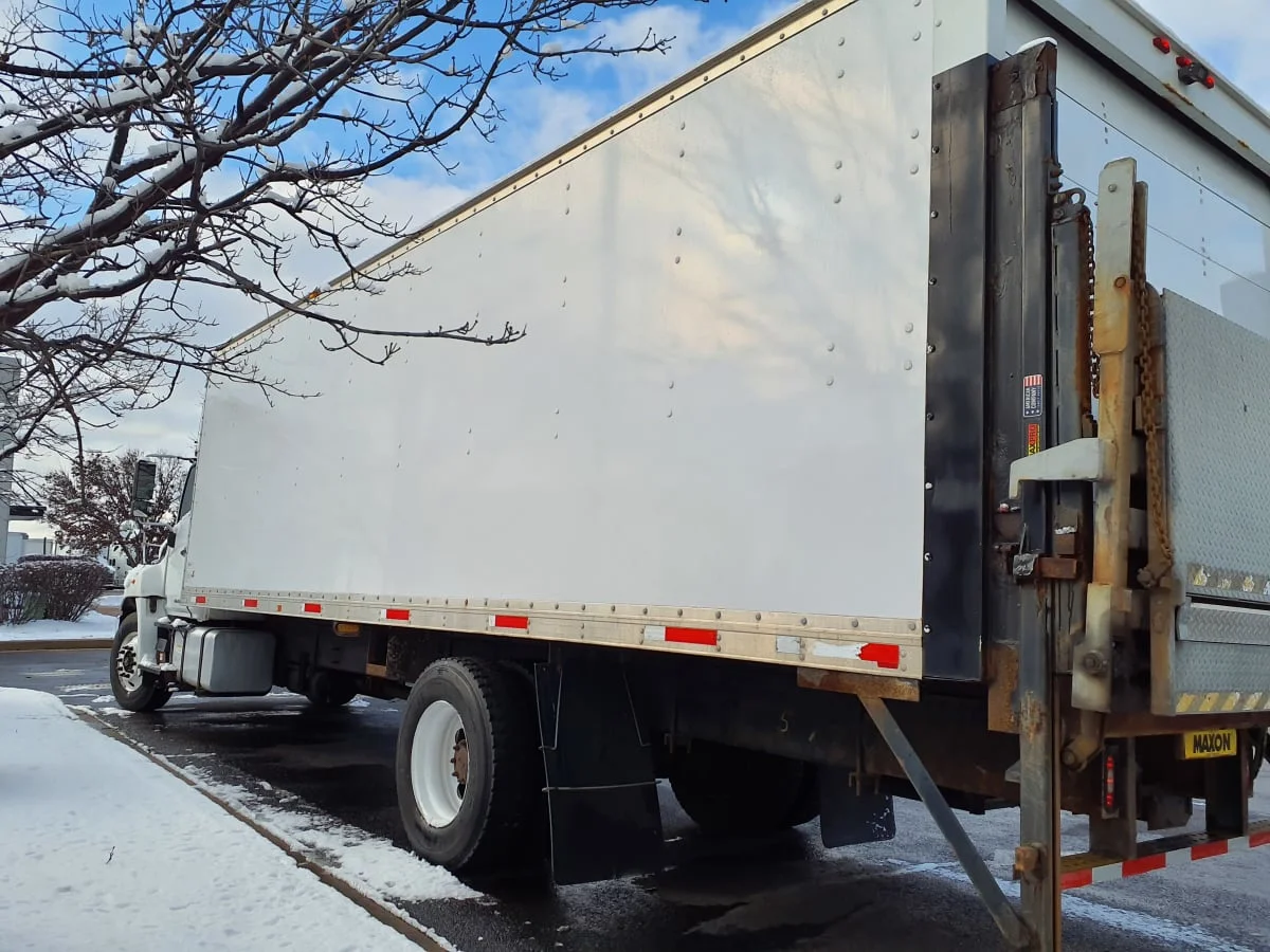 2016 Hino 338 - image 6