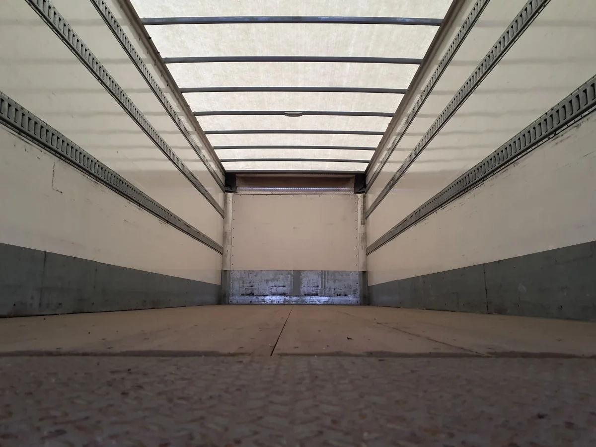 2016 Hino 338 - image 8