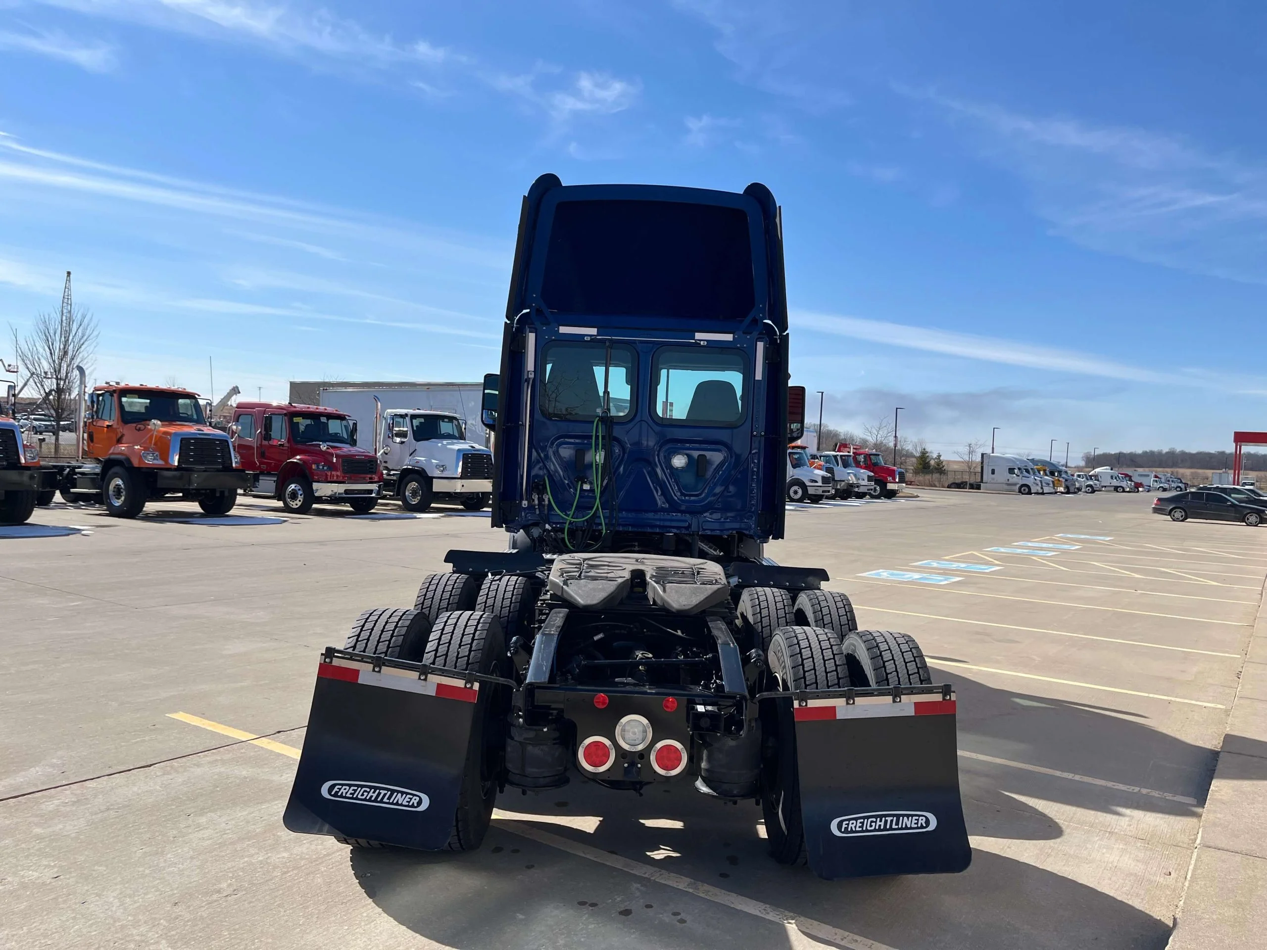 2025 Freightliner Cascadia in Madison, WI — photo 4