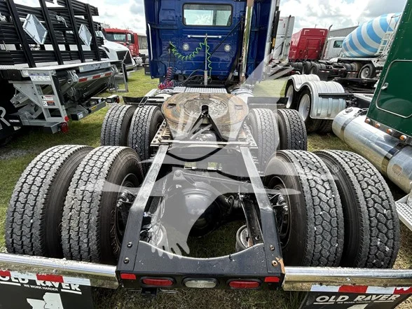 2020 Volvo VNL 300 - image 6