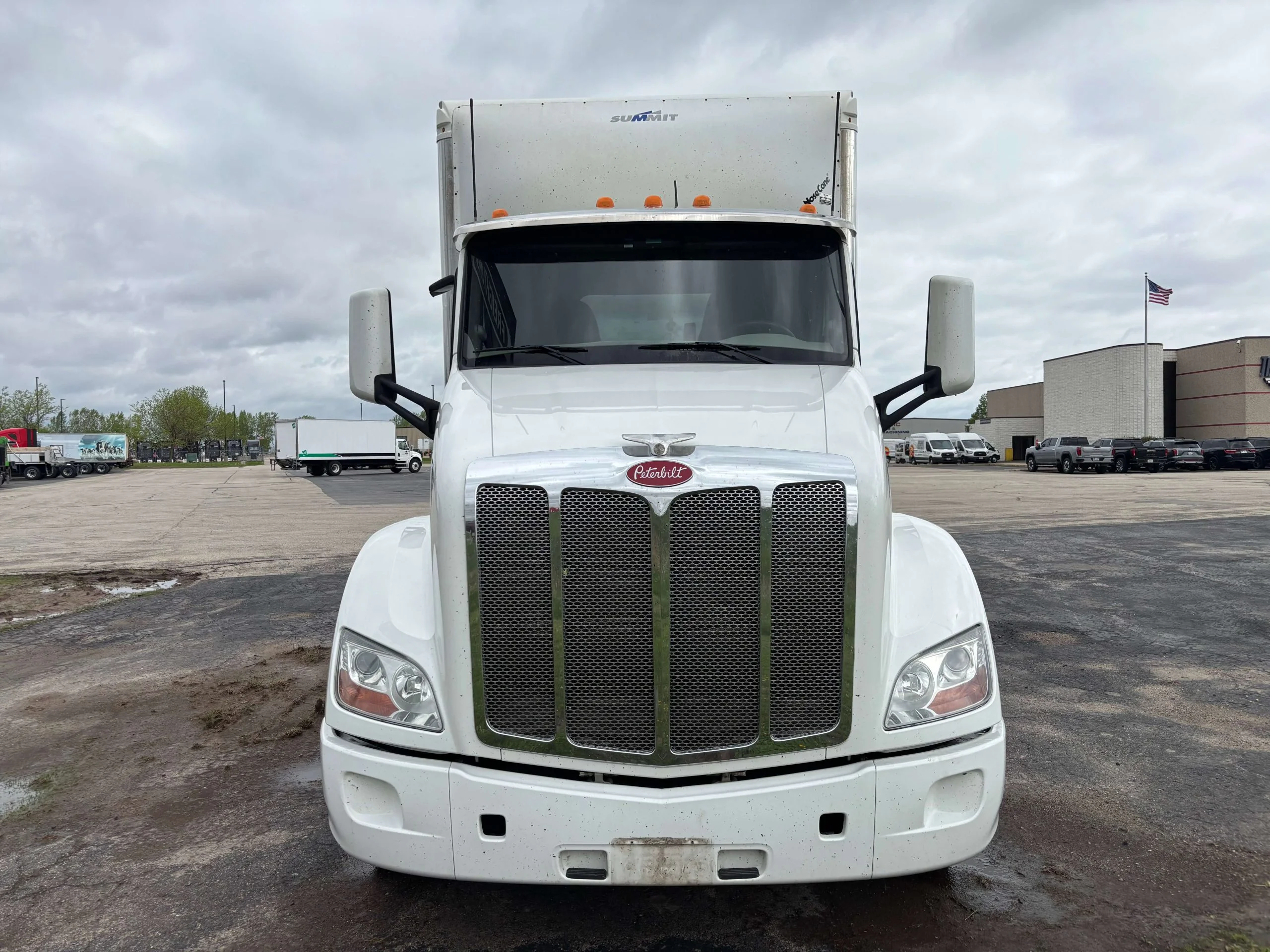 2019 Peterbilt 579 in Madison, WI — photo 2