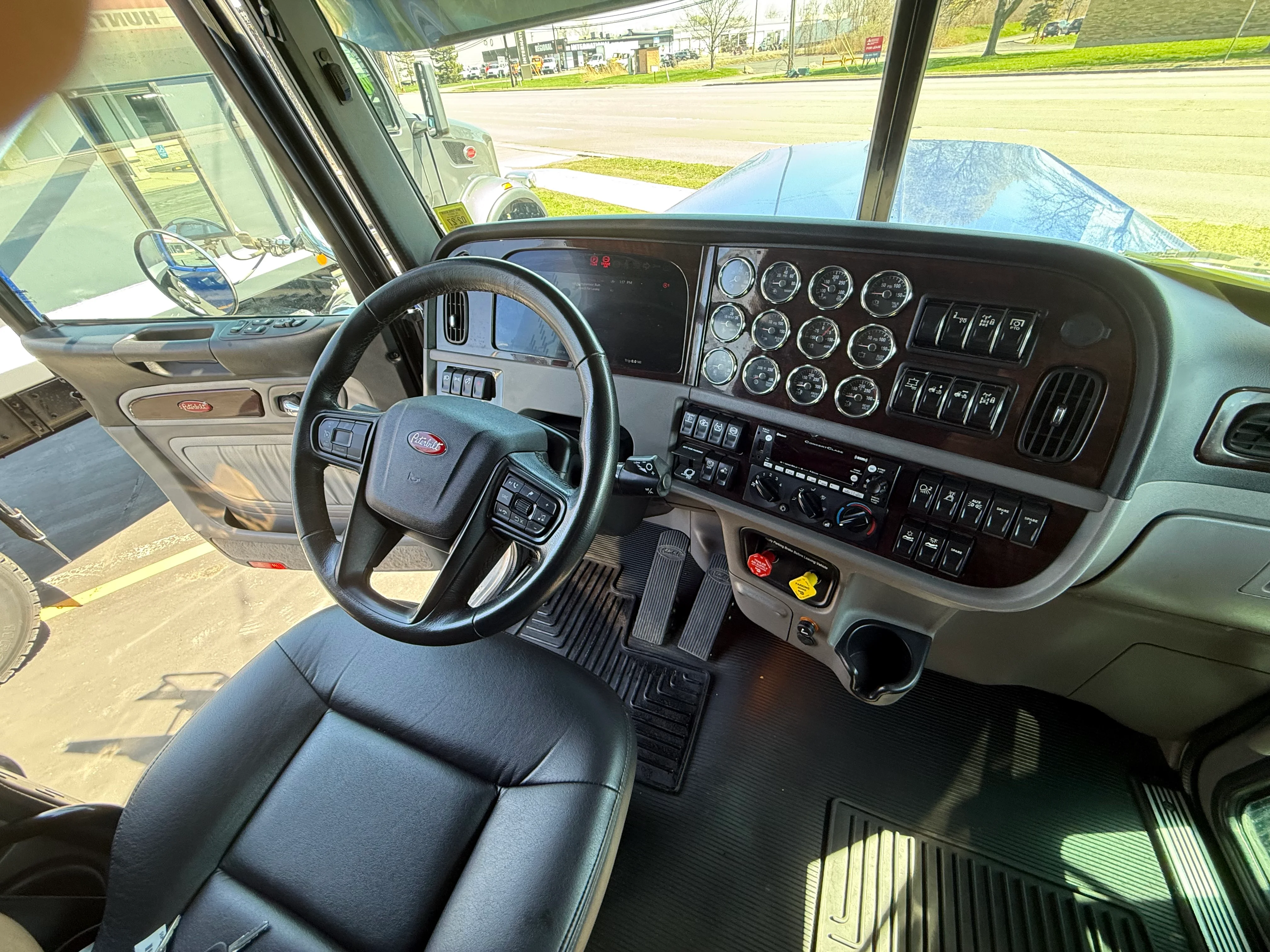 2024 Peterbilt 389 in Buffalo, NY — photo 27