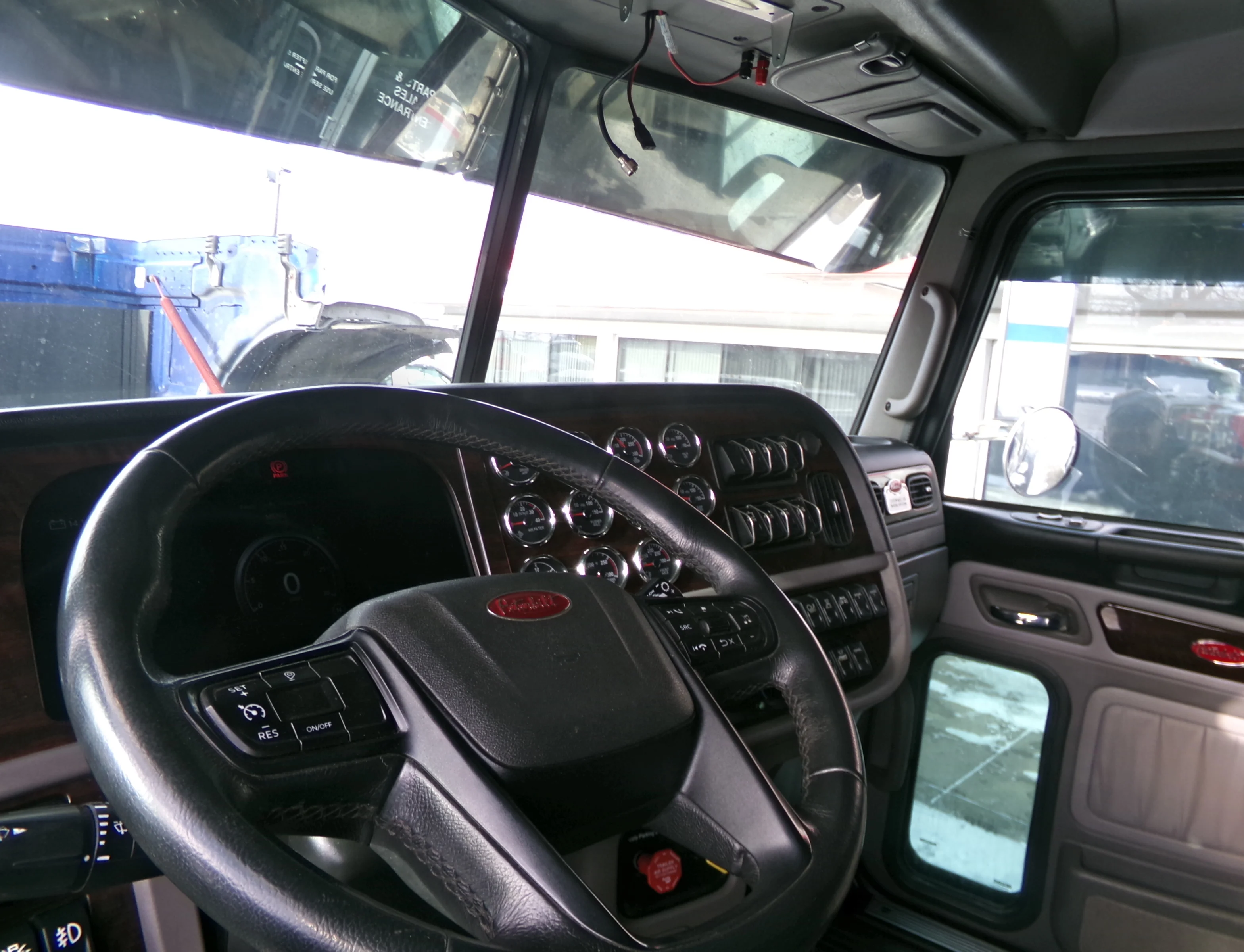 2024 Peterbilt 389 in Buffalo, NY — photo 12