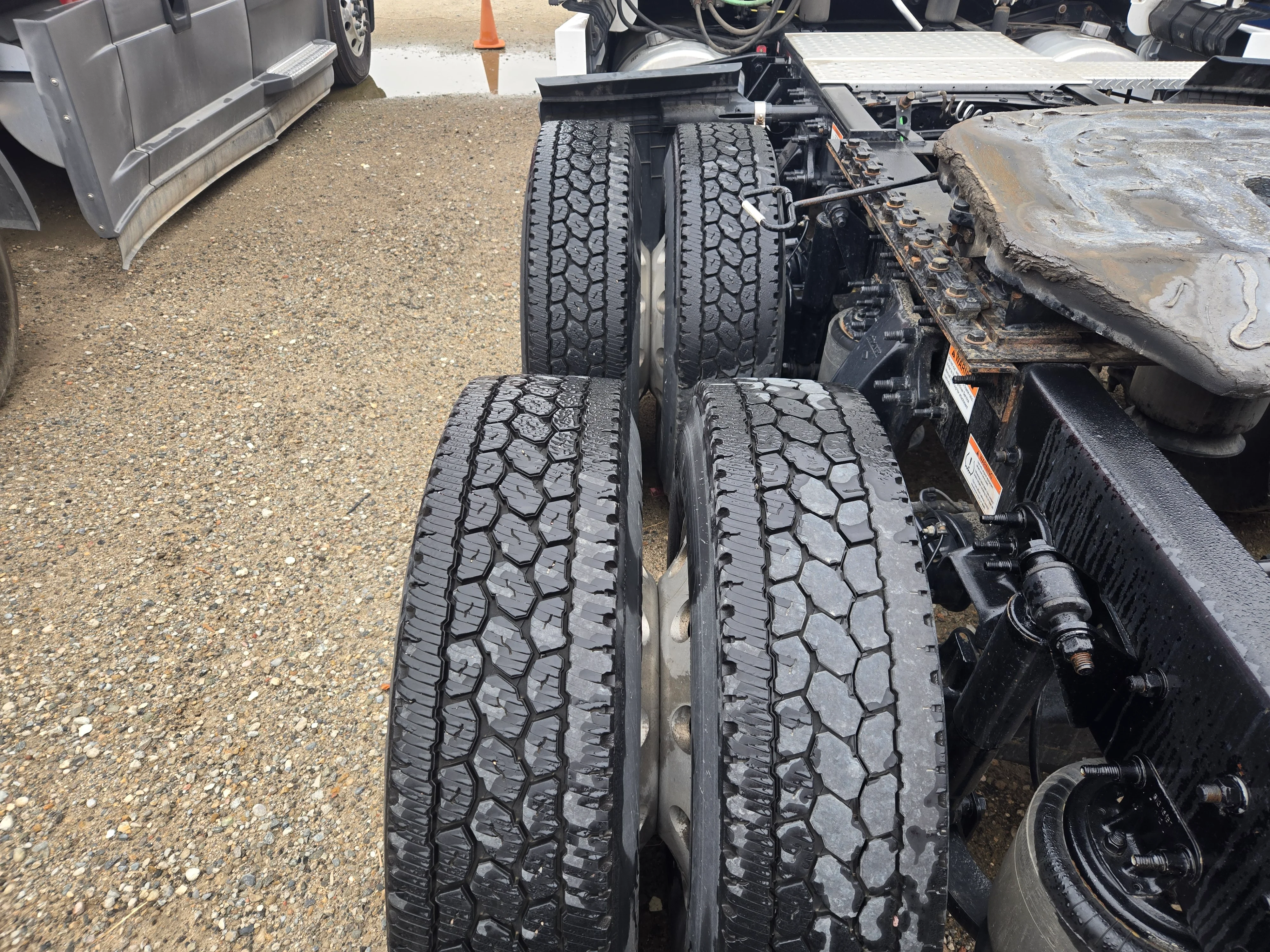 2023 Freightliner Cascadia in Fresno, CA — photo 22