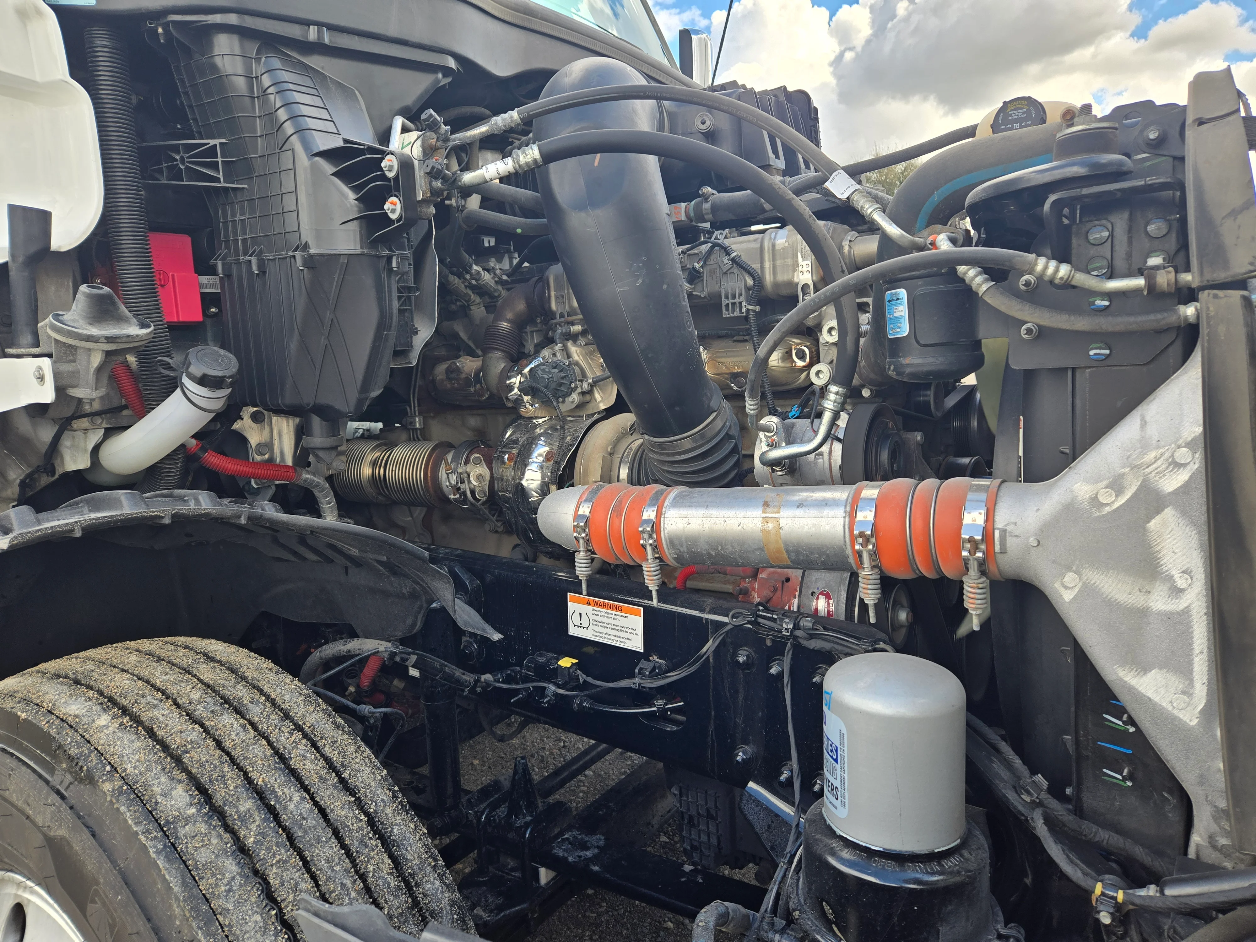 2023 Freightliner Cascadia in Fresno, CA — photo 15