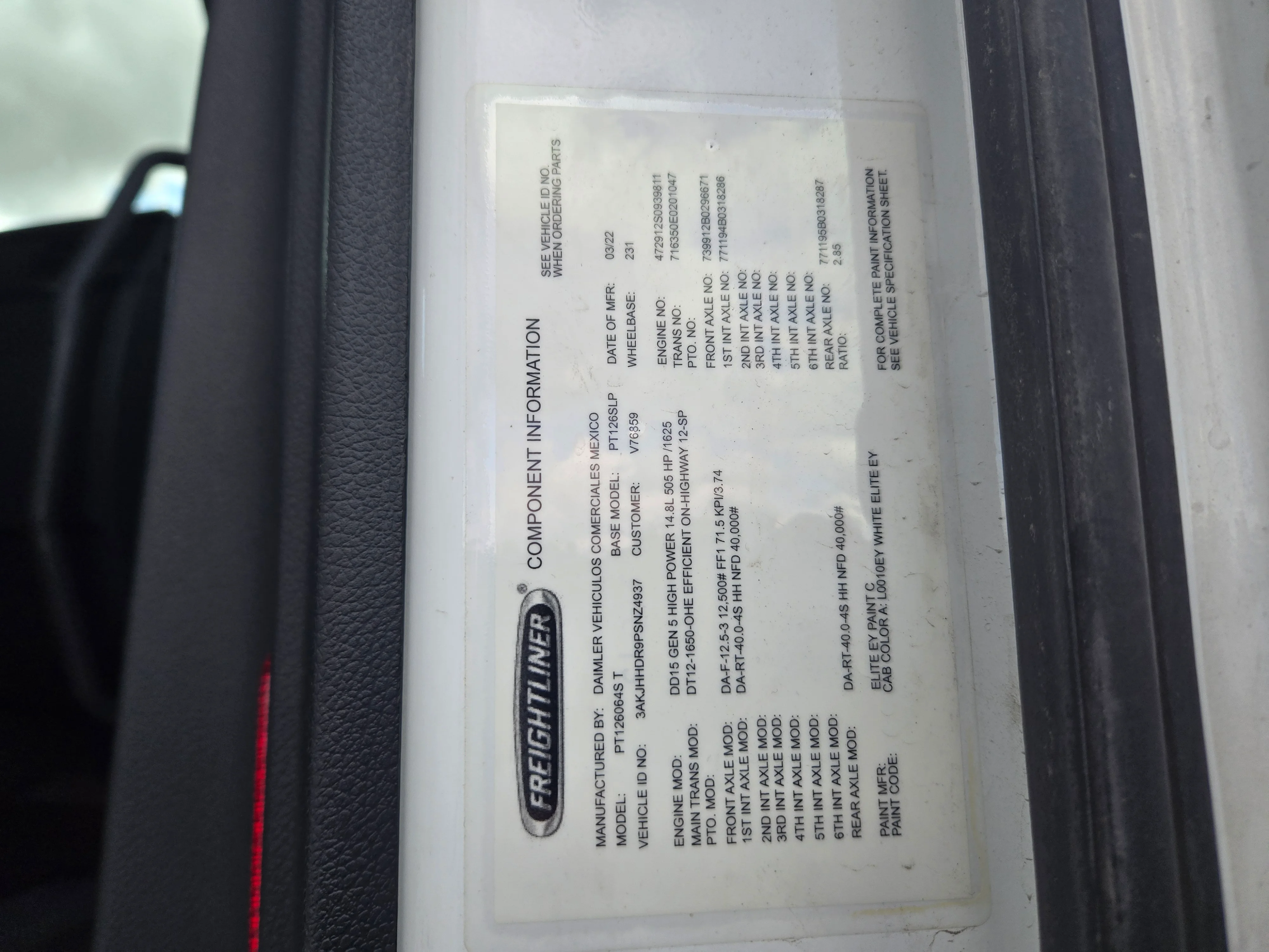 2023 Freightliner Cascadia in Fresno, CA — photo 18