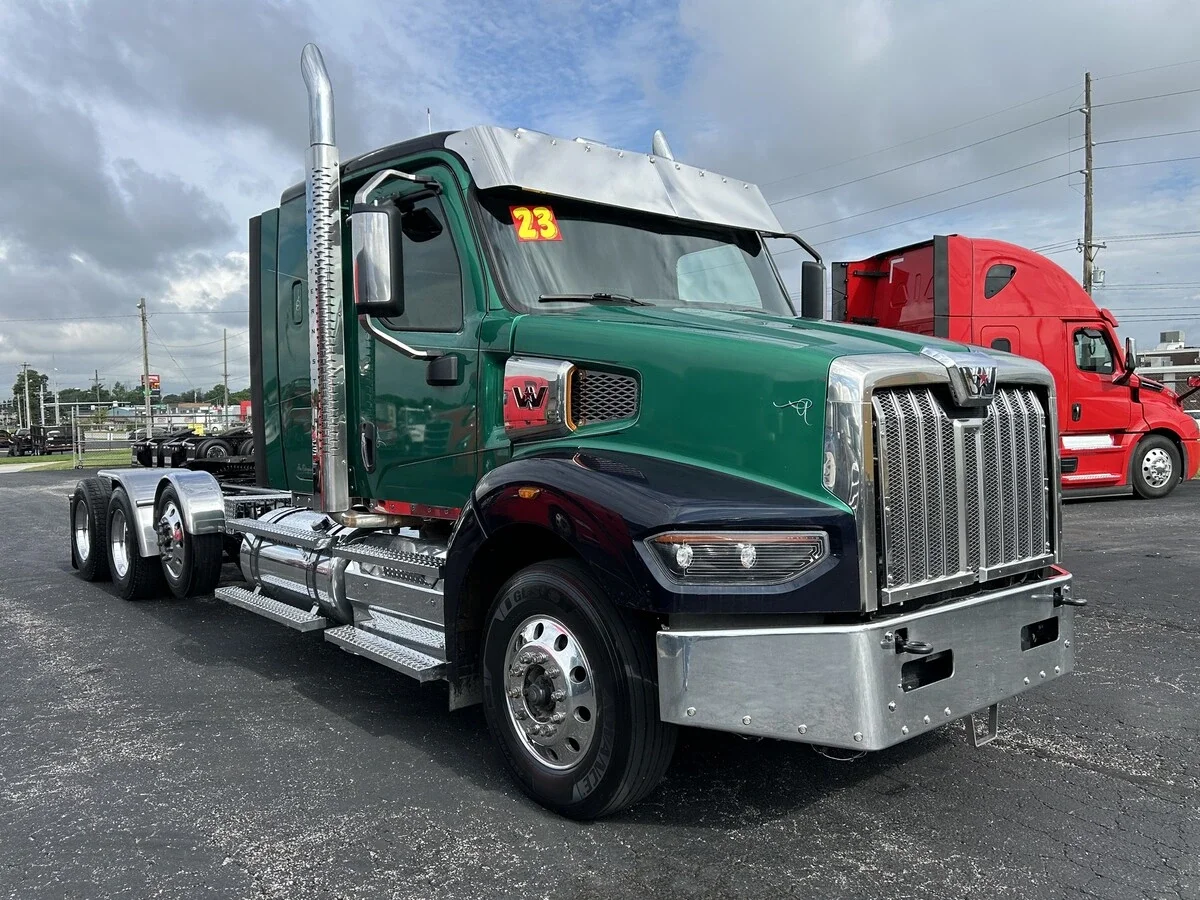 2023 Western Star 49X — photo 2