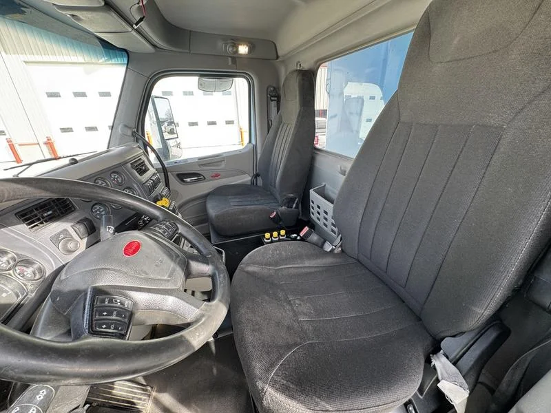 2021 Peterbilt 567 - image 18