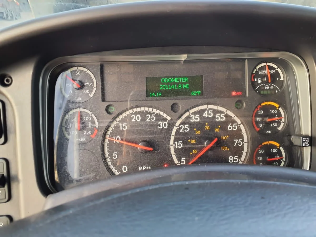 2018 Freightliner M2 106 - image 12