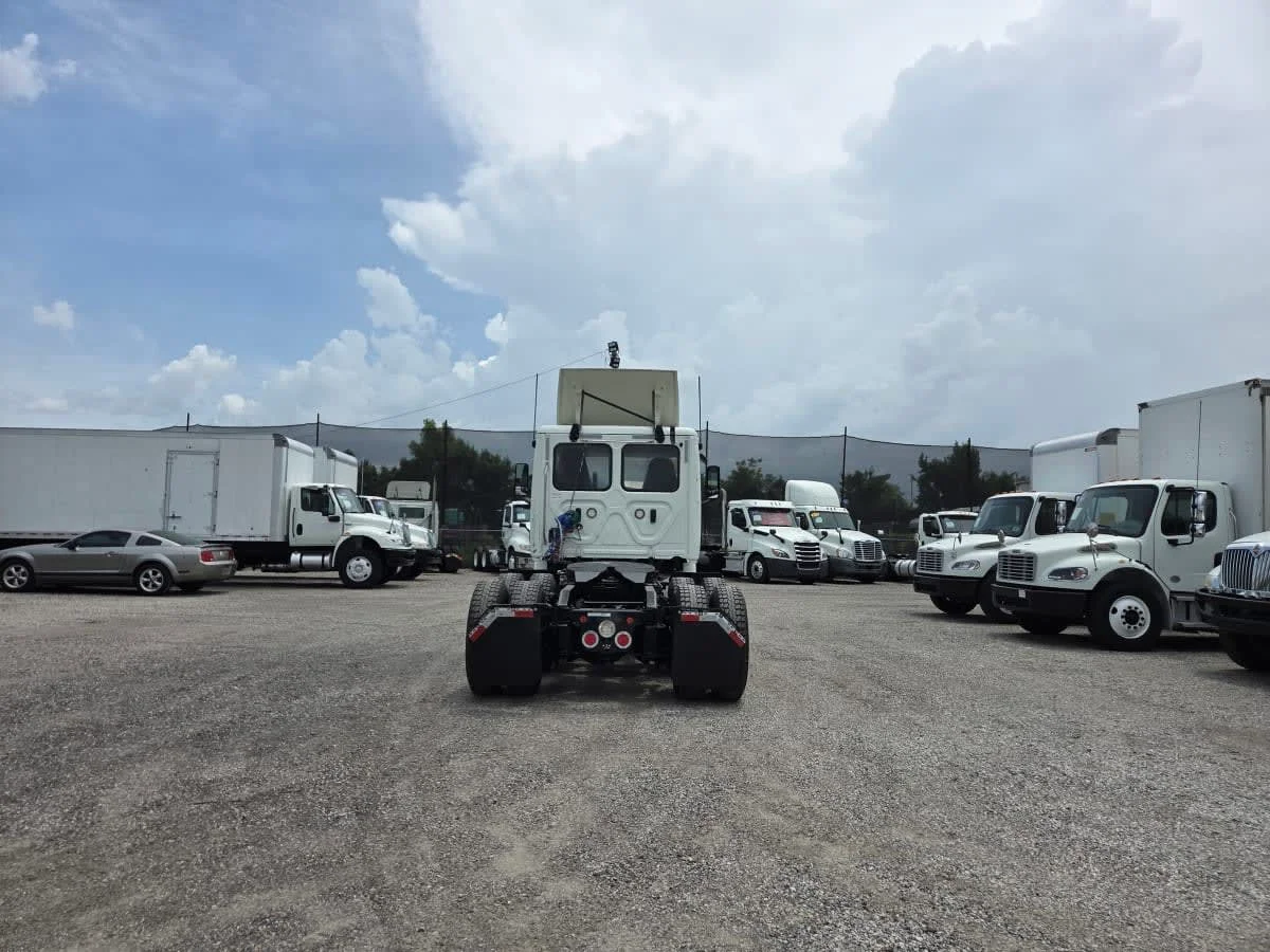 2019 Freightliner Cascadia in St. Rose, LA — photo 5