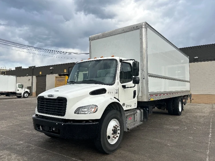 2023 Freightliner M2 106 in Des Moines, IA — photo 3