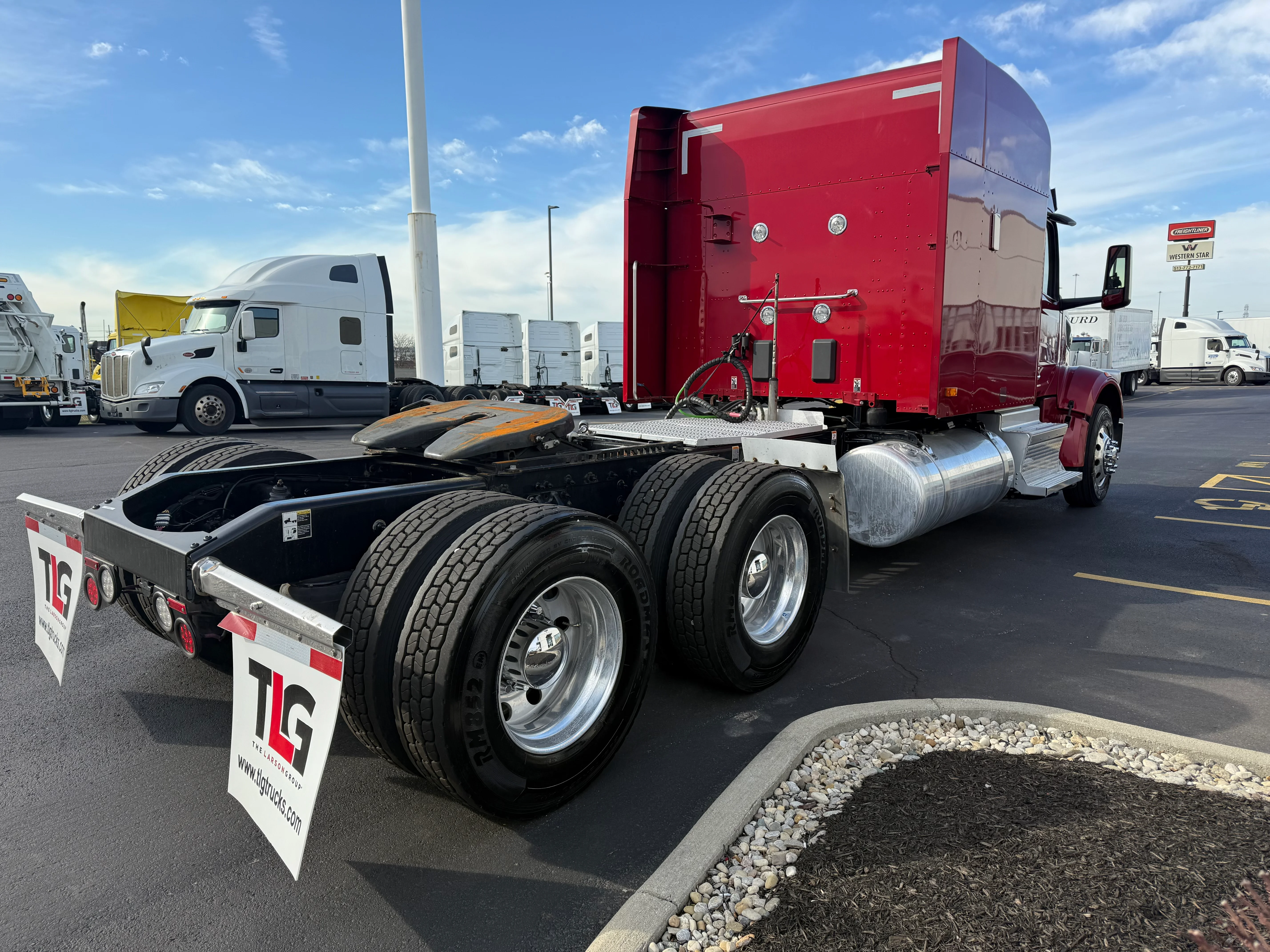 2023 Peterbilt 567 - image 5