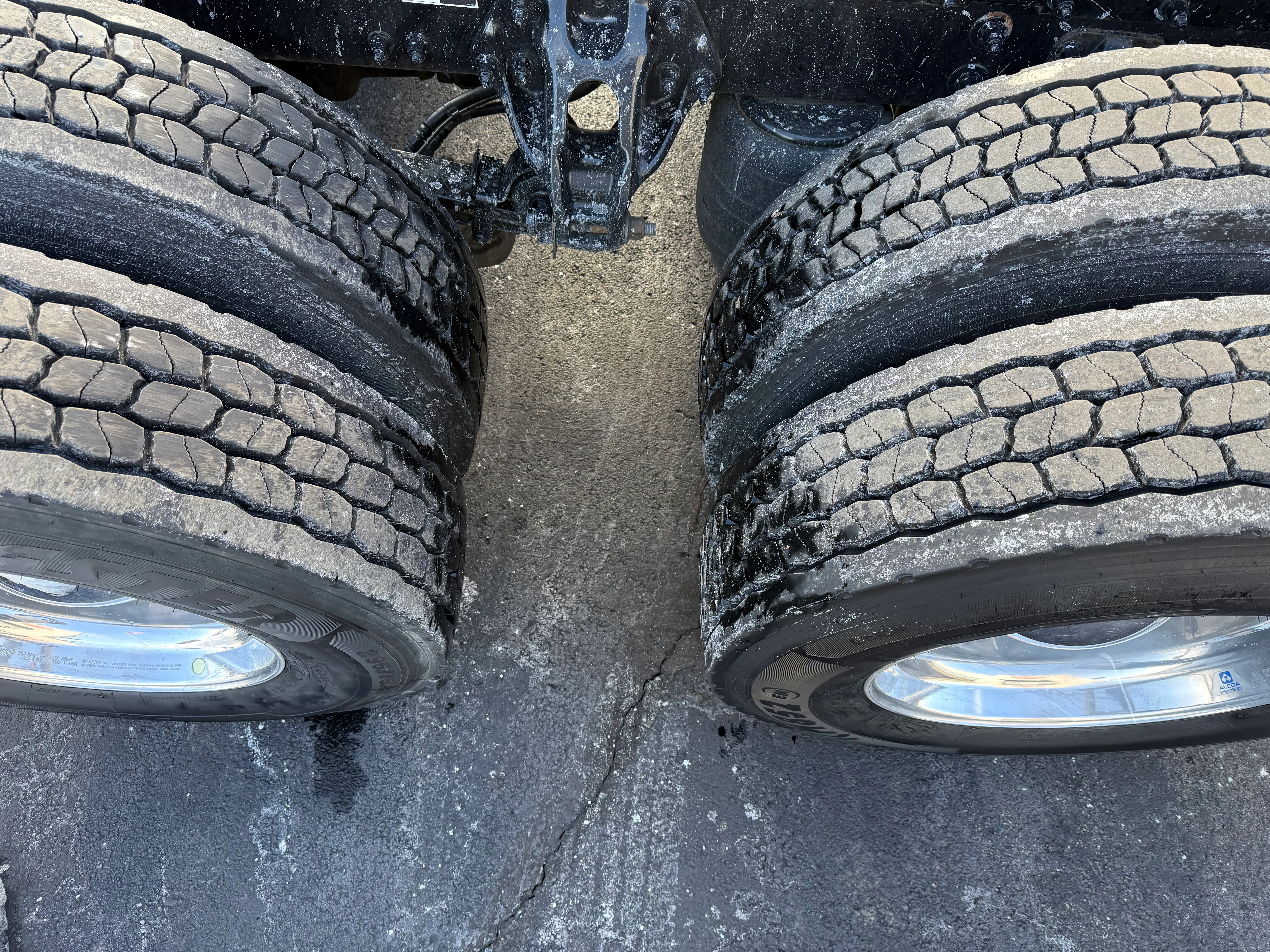 2023 Peterbilt 567 - image 12