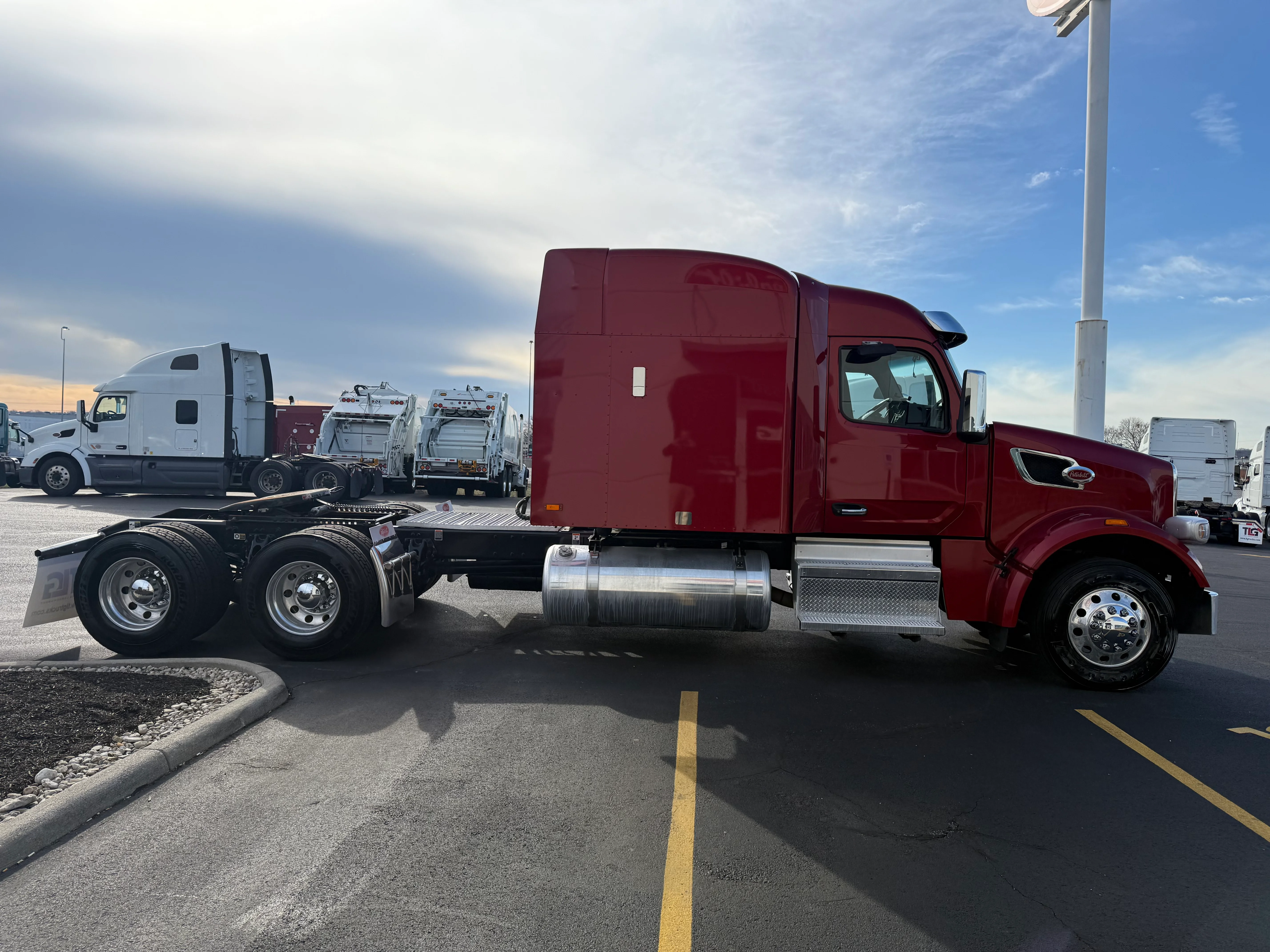 2023 Peterbilt 567 - image 6