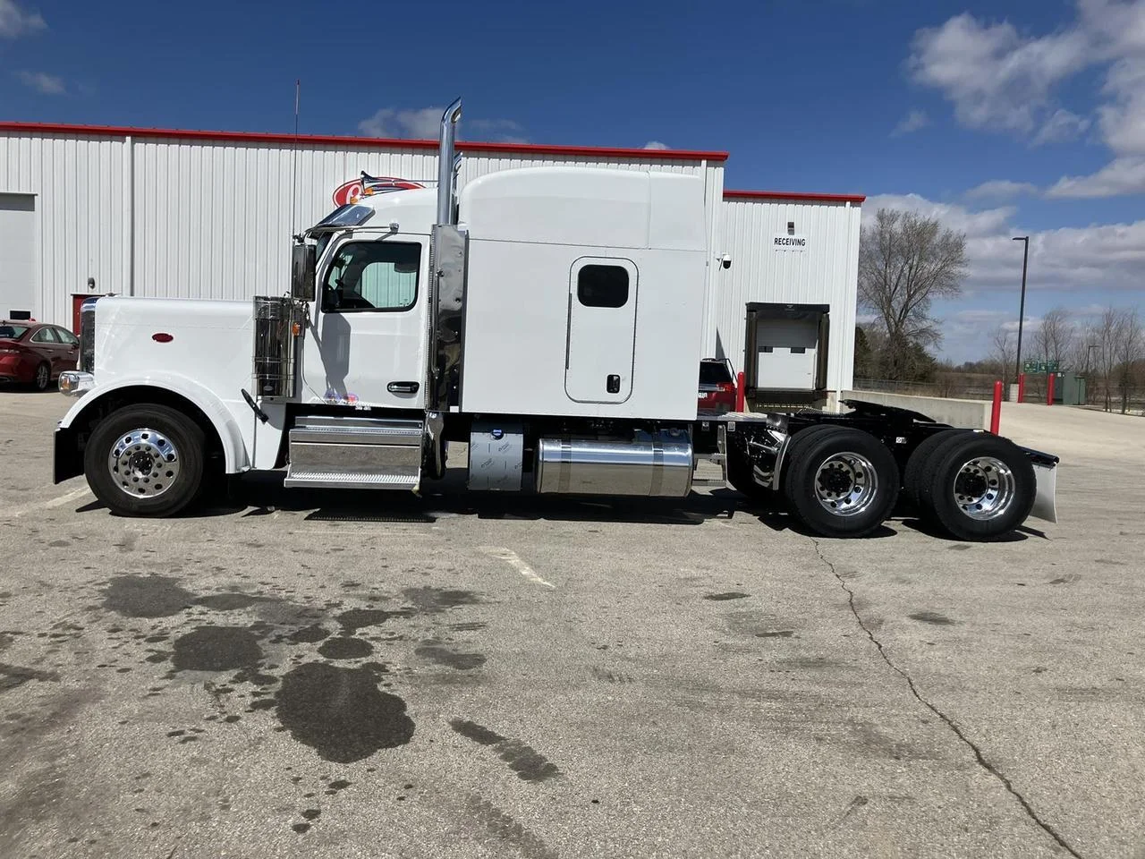 2027 Peterbilt 589 in Rochester, MN — photo 3