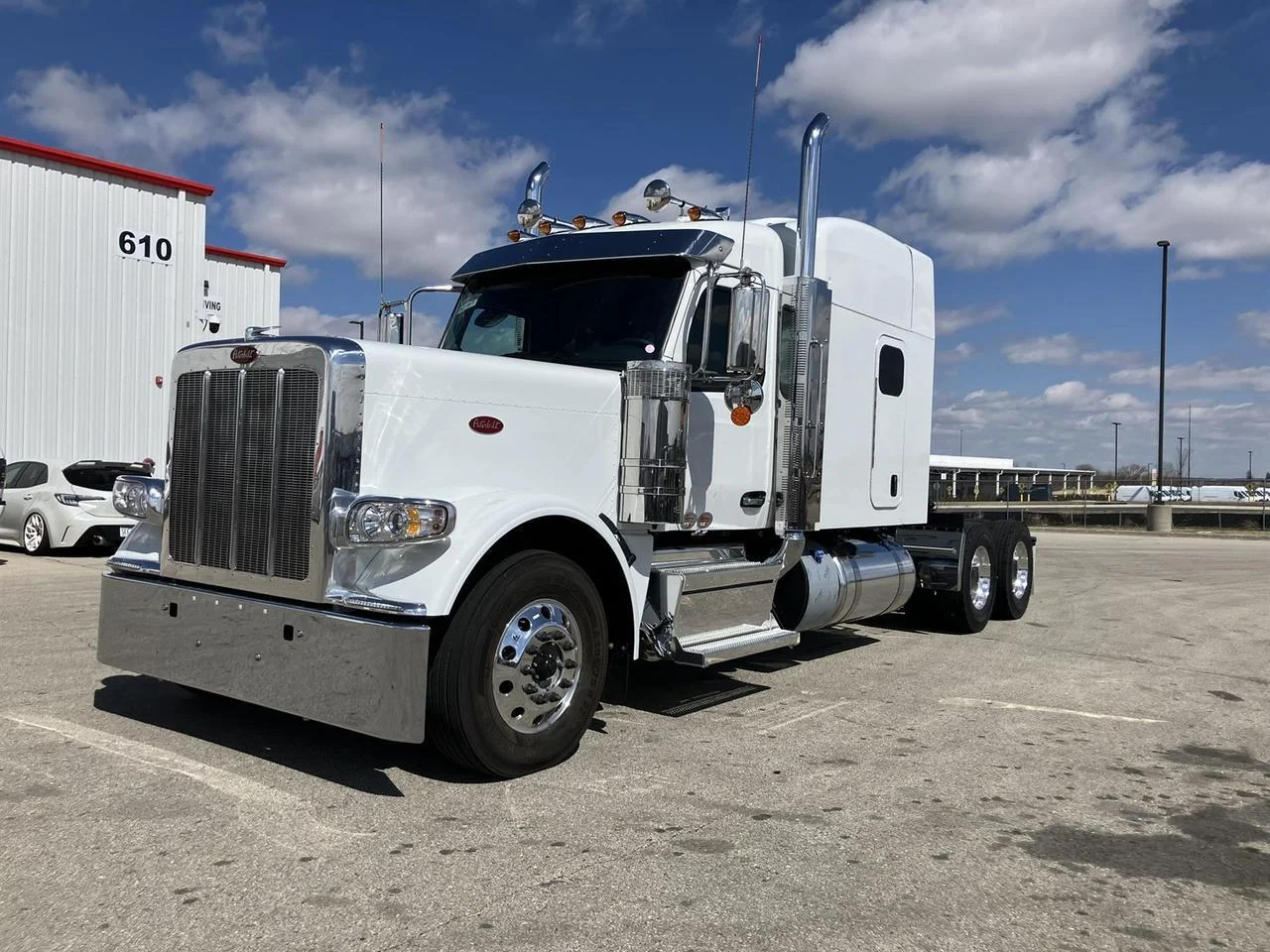 2027 Peterbilt 589 in Rochester, MN — photo 11
