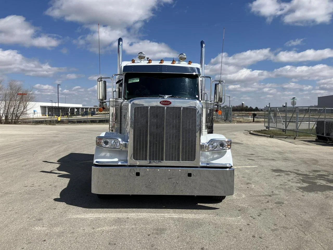 2027 Peterbilt 589