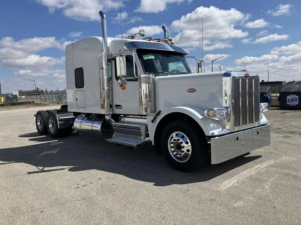 2027 Peterbilt 589 in Rochester, MN — photo 2