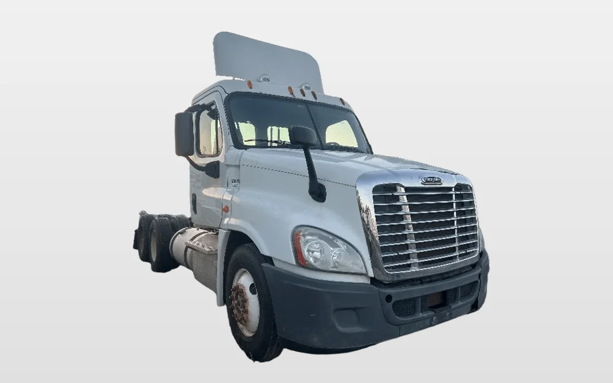 2012 Freightliner Cascadia - image 1