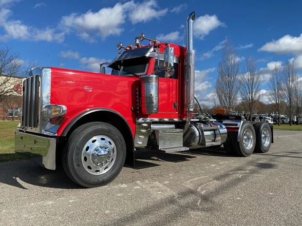 2023 Peterbilt 389 in Zanesville, OH