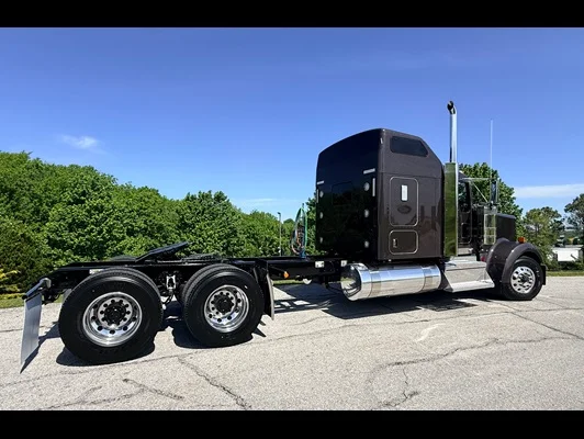 2027 Kenworth W900 in Springfield, MO — photo 10