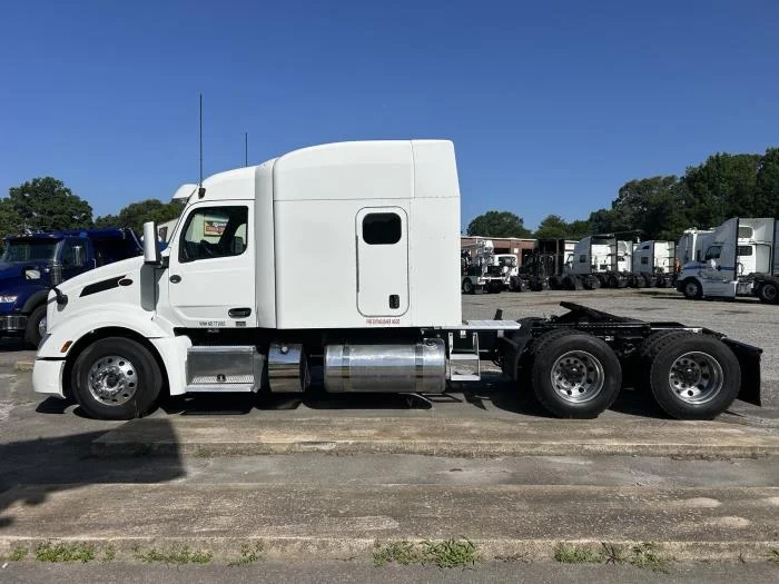2022 Peterbilt 579 — photo 3
