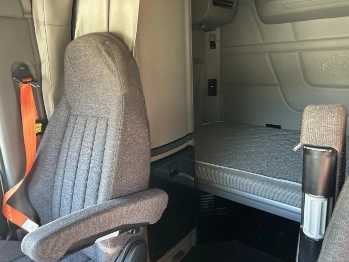 2022 Peterbilt 579 — photo 19