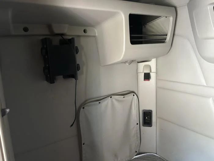 2022 Peterbilt 579 — photo 23