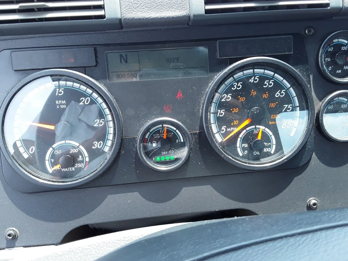 2018 Freightliner Cascadia - image 11