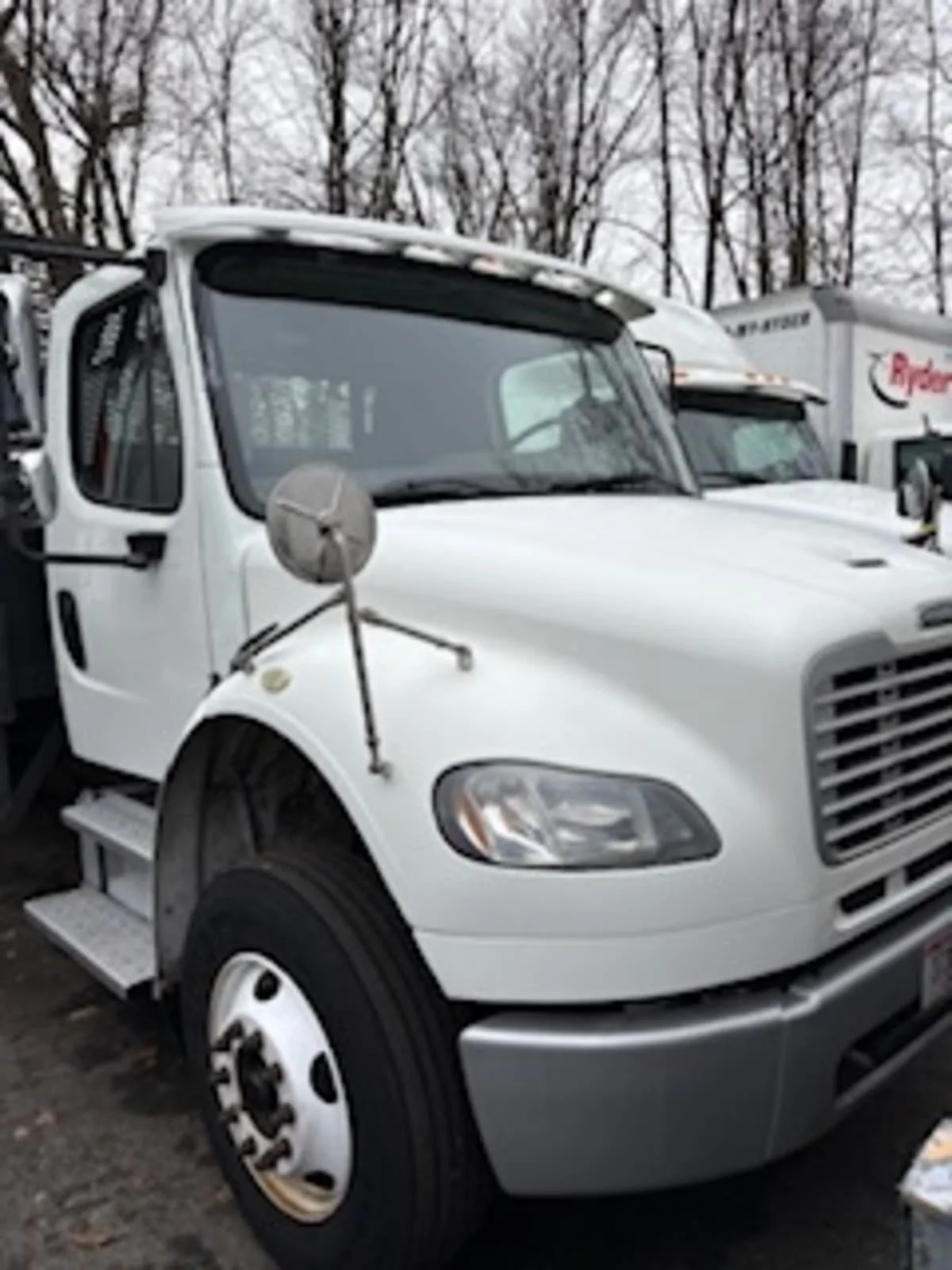 2015 Freightliner M2 106 - image 3