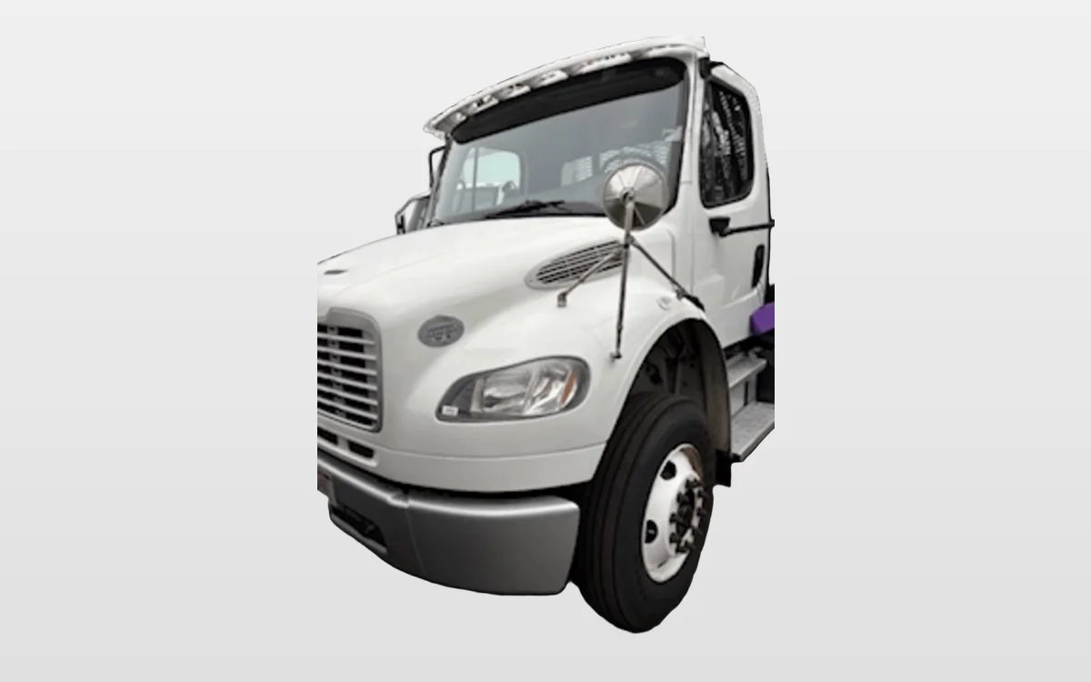 2015 Freightliner M2 106 - image 1