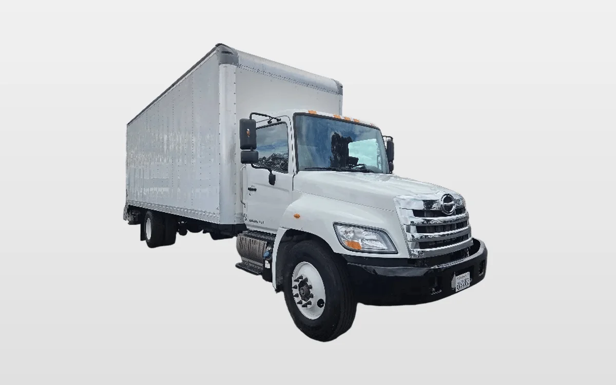 2019 Hino 268 - image 1