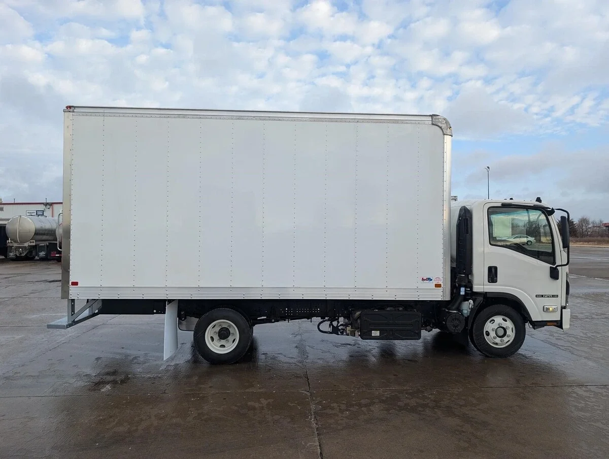 2025 Isuzu NPR - image 5