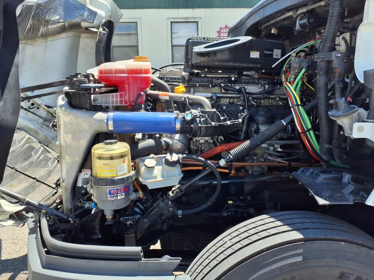 2023 Freightliner Cascadia in Knoxville, TN — photo 8