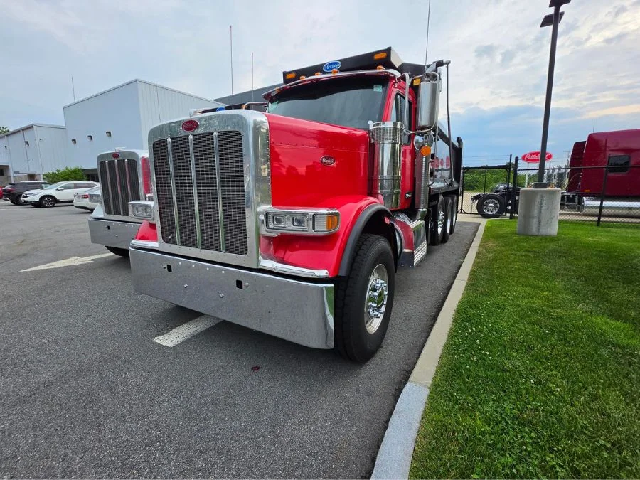 2027 Peterbilt 589 in Berlin, CT