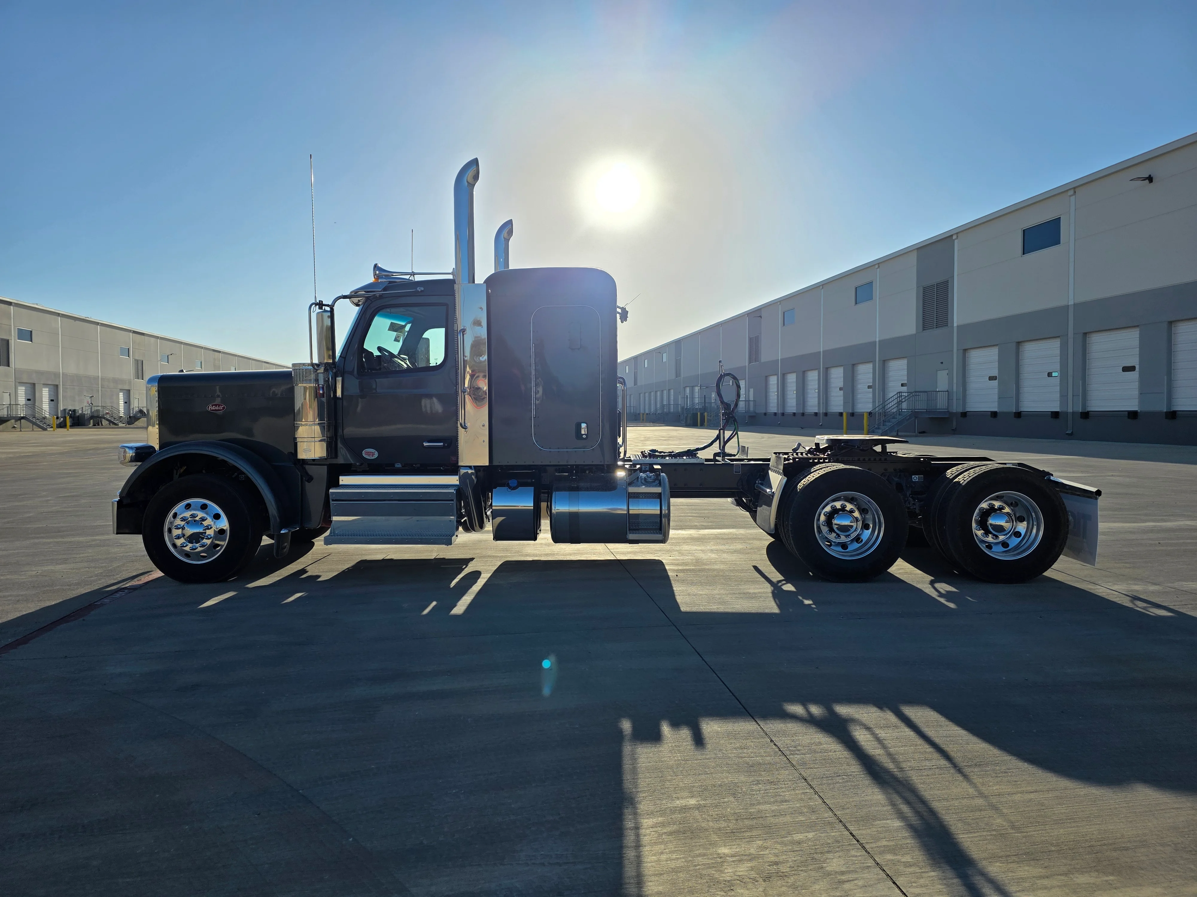 2027 Peterbilt 589 in Louisville, KY — photo 2