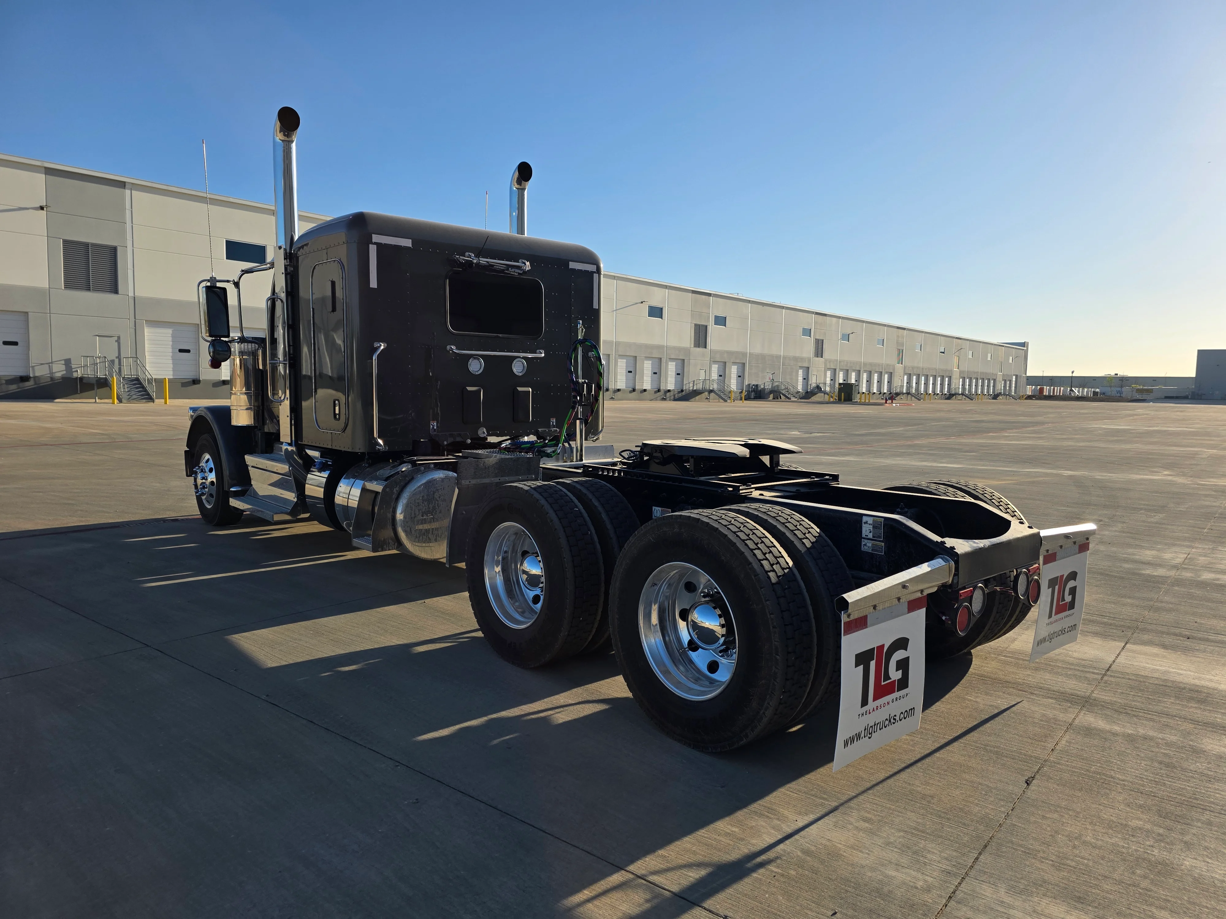 2027 Peterbilt 589 in Louisville, KY — photo 3