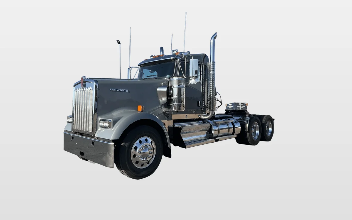 2026 Kenworth W900 - image 1